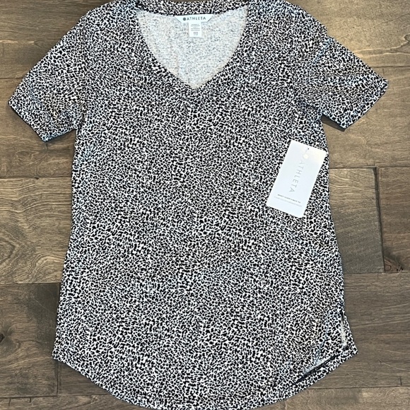 NWT ATHLETA Breezy Scoop V Neck - Picture 5 of 8